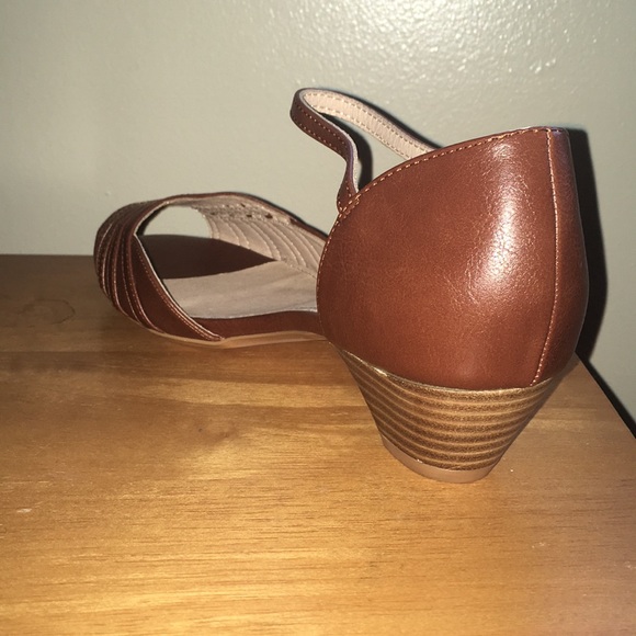 ModCloth Tan Peep Toe Heels - Picture 2 of 7